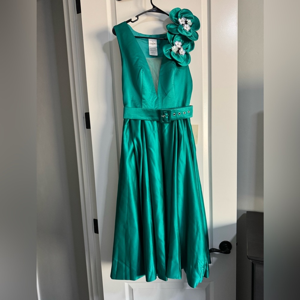 Elegant Green V-Neck Dress Prom Cocktail - Picture 8 of 9